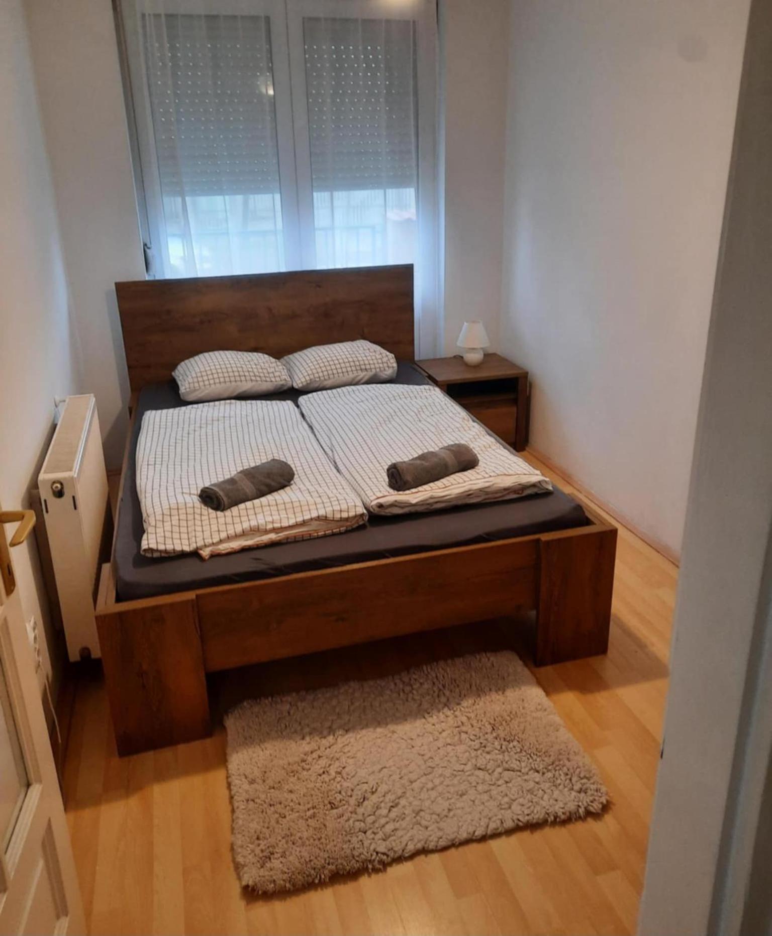 Kiskucko Apartman ハイデゥソボスロー エクステリア 写真