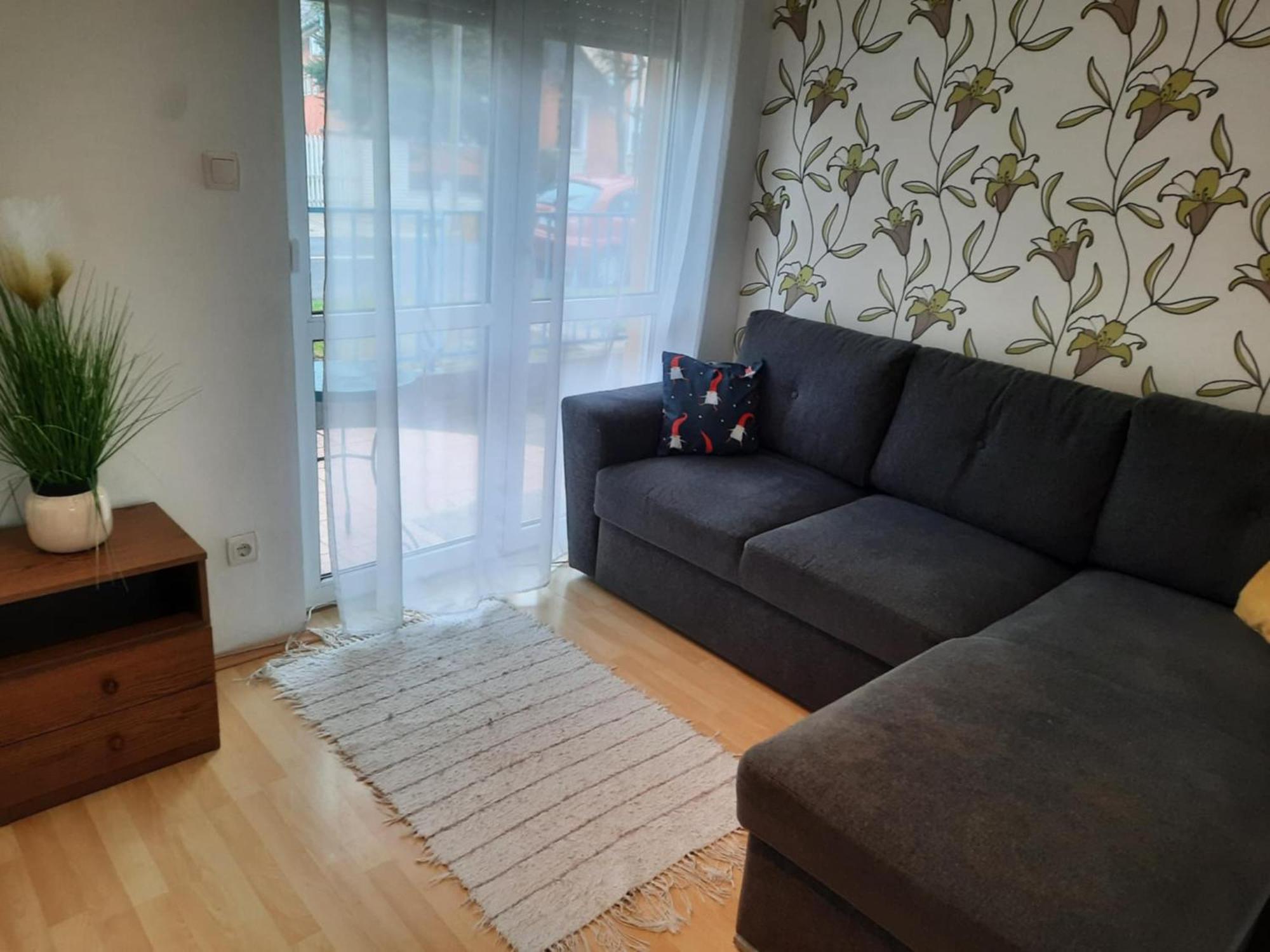 Kiskucko Apartman ハイデゥソボスロー エクステリア 写真